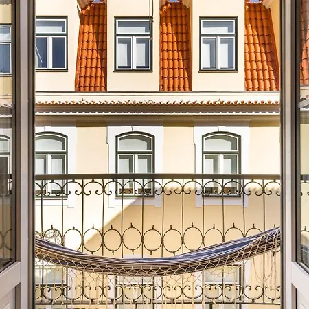 Plum Guide - The Quintet Apartamento Lisboa